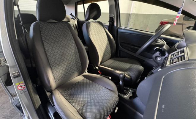 VW - VolksWagen Fox Trendline 1.0 Flex 12V 5p 2016 Flex-2