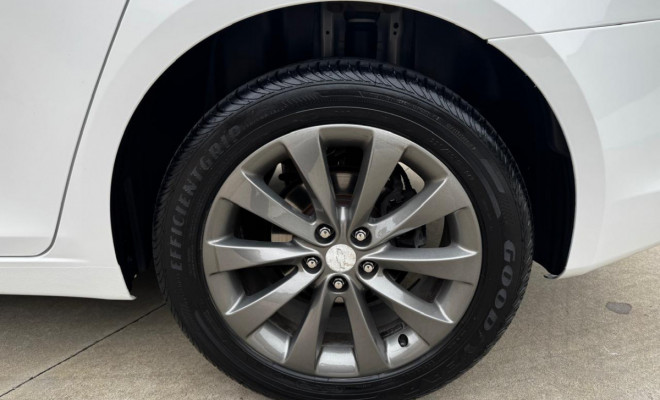 CRUZE LT 1.8 AUTOMÁTICO 2016 - Conforto e presença para o seu dia a dia!-8