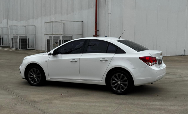 CRUZE LT 1.8 AUTOMÁTICO 2016 - Conforto e presença para o seu dia a dia!-16