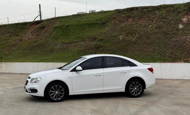CRUZE LT 1.8 AUTOMÁTICO 2016 - Conforto e presença para o seu dia a dia!-12