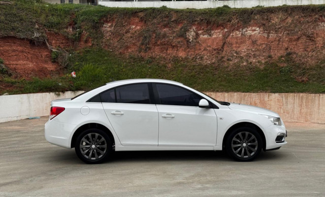 CRUZE LT 1.8 AUTOMÁTICO 2016 - Conforto e presença para o seu dia a dia!-17