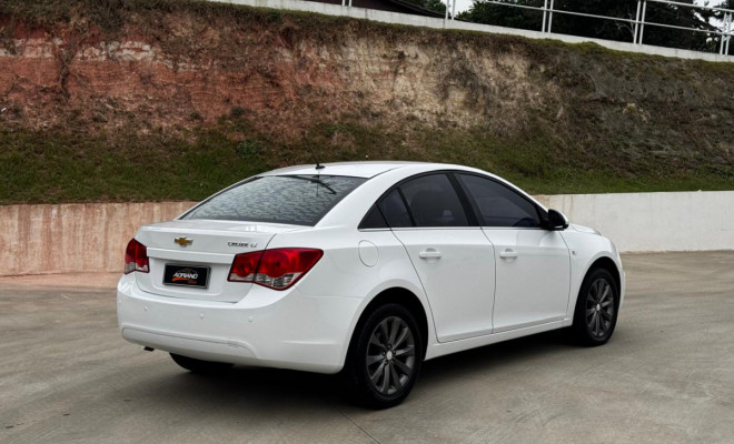 CRUZE LT 1.8 AUTOMÁTICO 2016 - Conforto e presença para o seu dia a dia!-2