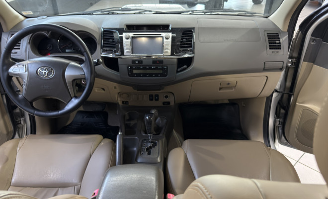 Toyota Hilux SW4 SRV D4-D 4x4 3.0 TDI Dies. Aut 2012 Diesel-6