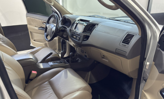 Toyota Hilux SW4 SRV D4-D 4x4 3.0 TDI Dies. Aut 2012 Diesel-3