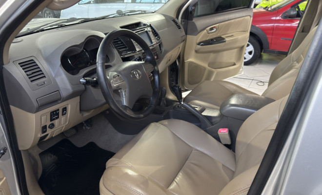 Toyota Hilux SW4 SRV D4-D 4x4 3.0 TDI Dies. Aut 2012 Diesel-8