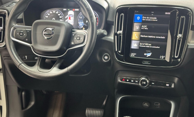 Volvo XC 40 T-5 MOMENTUM 2.0 252cv AWD 2018 Gasolina-9