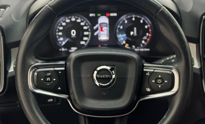Volvo XC 40 T-5 MOMENTUM 2.0 252cv AWD 2018 Gasolina-10