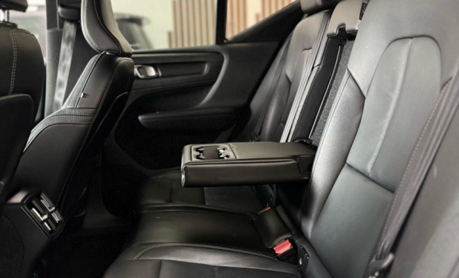 Volvo XC 40 T-5 MOMENTUM 2.0 252cv AWD 2018 Gasolina-13