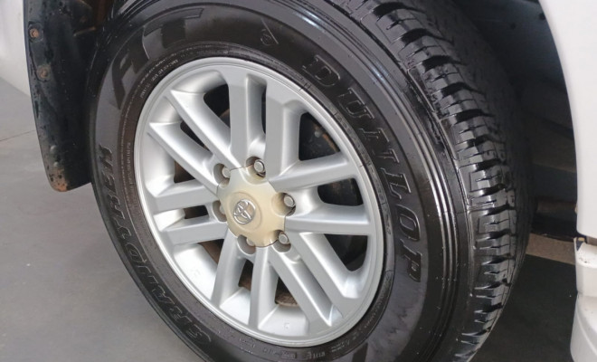 Toyota Hilux SW4 SRV D4-D 4x4 3.0 TDI Dies. Aut 2015 Diesel-19