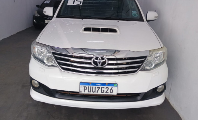 Toyota Hilux SW4 SRV D4-D 4x4 3.0 TDI Dies. Aut 2015 Diesel-0
