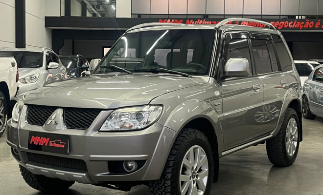 Mitsubishi Pajero TR4 2.0 4X2 Mec. 2012 Flex