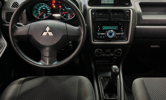 Mitsubishi Pajero TR4 2.0 4X2 Mec. 2012 Flex-3