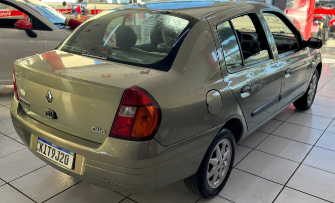 Renault Clio Sed.RT/Privil.1.0/1.0 Hi-Pow.16V 4p 2003 Gasolina-3