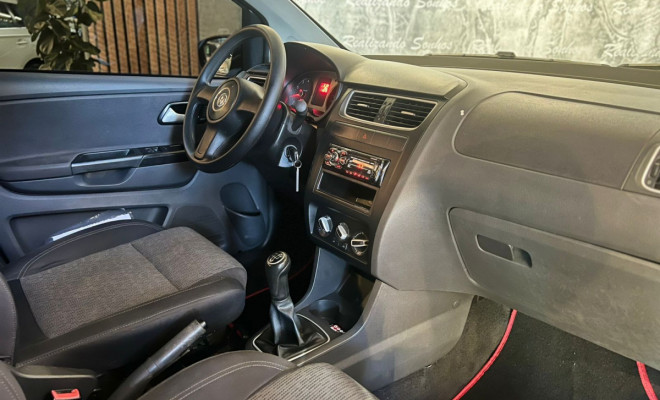 VW - VolksWagen Fox 1.6 Mi Total Flex 8V 5p 2013 Flex-4