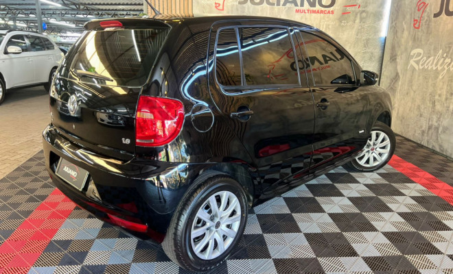 VW - VolksWagen Fox 1.6 Mi Total Flex 8V 5p 2013 Flex-1