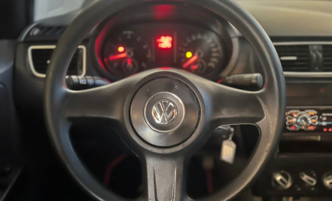 VW - VolksWagen Fox 1.6 Mi Total Flex 8V 5p 2013 Flex-8