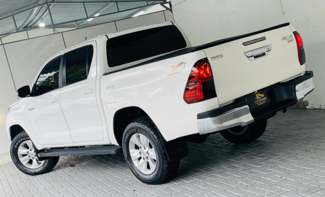 Toyota Hilux CD SRV 4x4 2.8 TDI Diesel Aut. 2017 Diesel-2