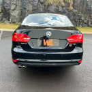 VW - VolksWagen JETTA Highline 2.0 TSI 16V 4p Tiptronic 2013 Flex-9