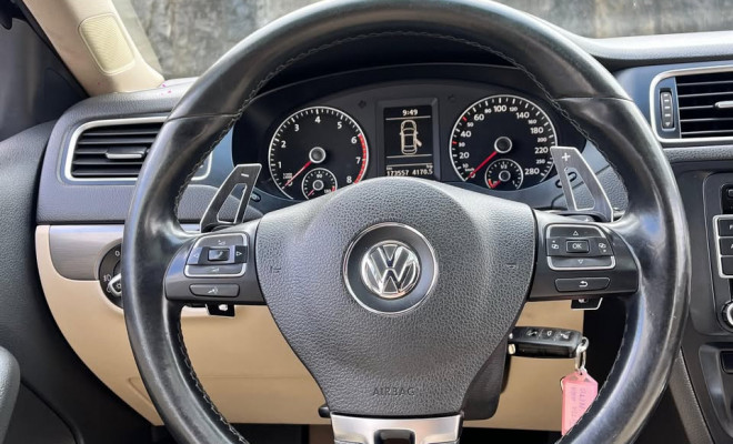 VW - VolksWagen JETTA Highline 2.0 TSI 16V 4p Tiptronic 2013 Flex-4