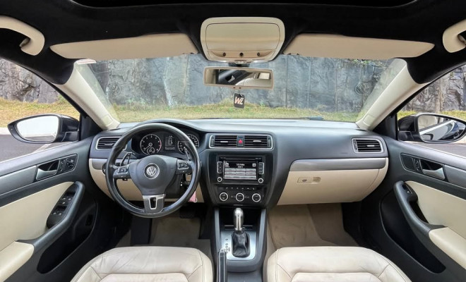 VW - VolksWagen JETTA Highline 2.0 TSI 16V 4p Tiptronic 2013 Flex-5