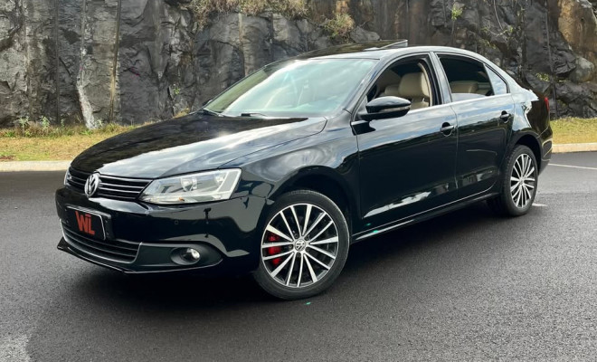 VW - VolksWagen JETTA Highline 2.0 TSI 16V 4p Tiptronic 2013 Flex-0