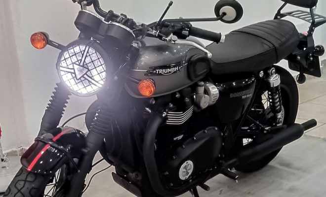TRIUMPH BONNEVILLE T120 BLACK 2024 Gasolina