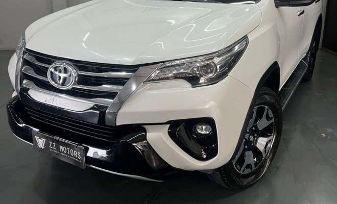 Toyota Hilux SW4 SRX Diamond 4x4 2.8 Aut. 2019 Diesel