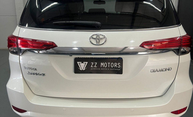 Toyota Hilux SW4 SRX Diamond 4x4 2.8 Aut. 2019 Diesel-7