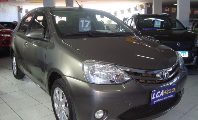 Toyota ETIOS XLS Sedan 1.5 Flex 16V 4p Aut. 2017 Flex