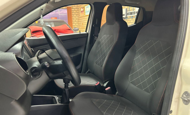 Renault KWID Zen 1.0 Flex 12V 5p Mec. 2019 Flex-8