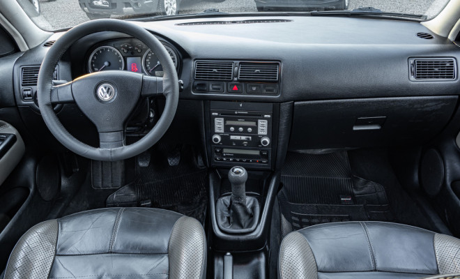 VW - VolksWagen Golf Sportline 1.6 Mi Total Flex 8V 4p 2009 Flex-18
