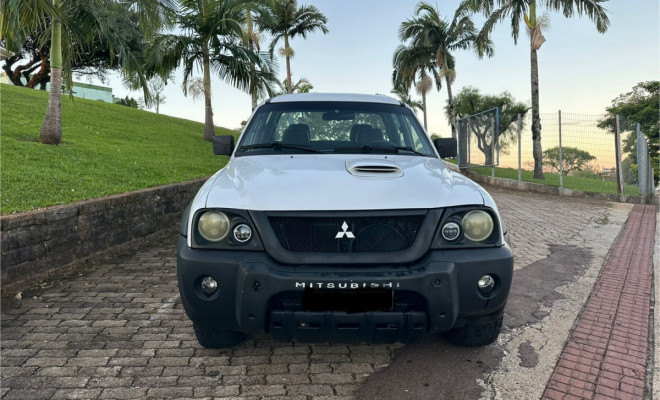 Mitsubishi L200 GL 2.5 4X4 CD Diesel 2011 Diesel-0