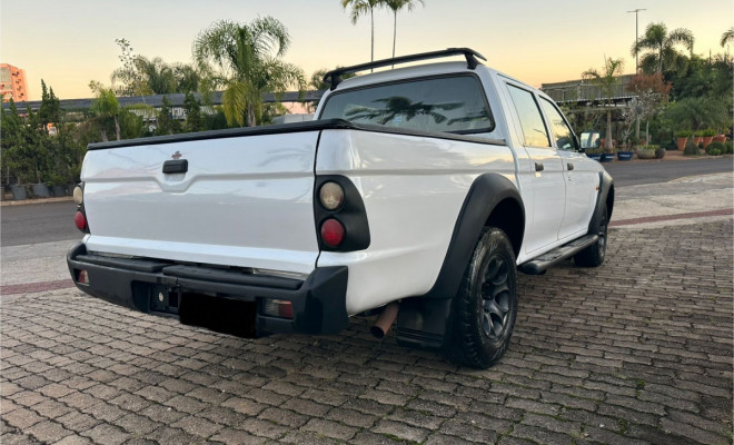 Mitsubishi L200 GL 2.5 4X4 CD Diesel 2011 Diesel-5