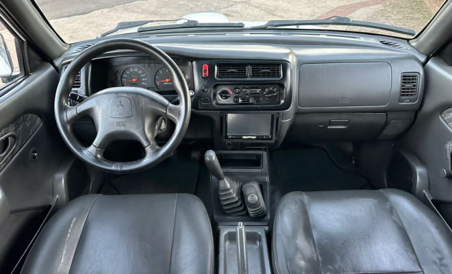 Mitsubishi L200 GL 2.5 4X4 CD Diesel 2011 Diesel-6