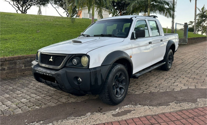 Mitsubishi L200 GL 2.5 4X4 CD Diesel 2011 Diesel-1