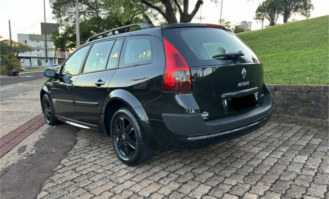 Renault Megane Grand Tour Dynamique 2.0 16V Aut. 2009 Gasolina-3