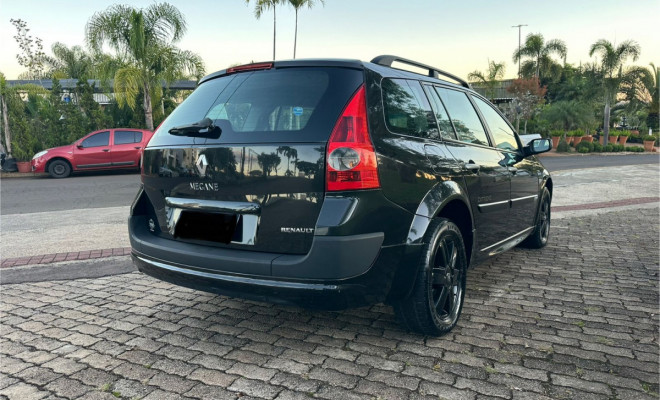 Renault Megane Grand Tour Dynamique 2.0 16V Aut. 2009 Gasolina-5