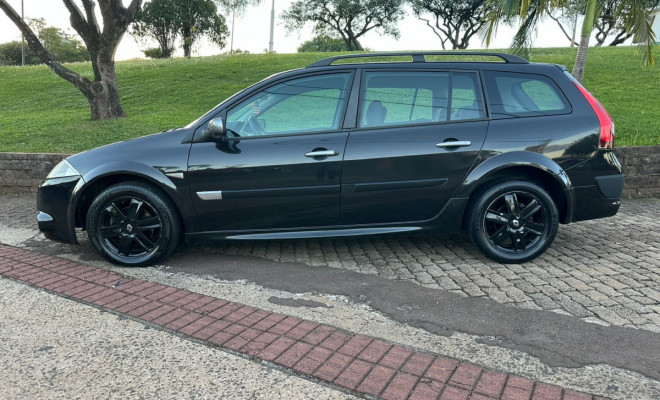 Renault Megane Grand Tour Dynamique 2.0 16V Aut. 2009 Gasolina-2