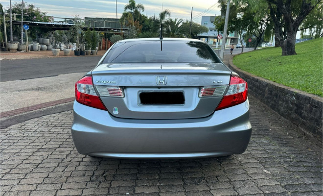 Honda Civic Sed. LXL/ LXL SE 1.8 Flex 16V Aut. 2013 Flex-4