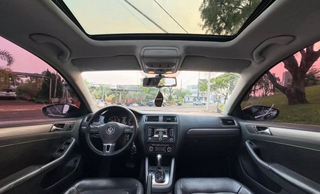 VW - VolksWagen JETTA Highline 2.0 TSI 16V 4p Tiptronic 2012 Gasolina-7