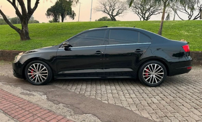 VW - VolksWagen JETTA Highline 2.0 TSI 16V 4p Tiptronic 2012 Gasolina-2