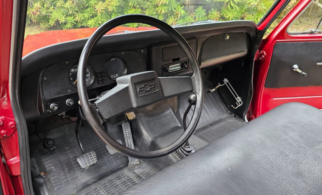 GM - Chevrolet C-10 De Luxe CD 2.5/ 4.1 1985 Gasolina-7