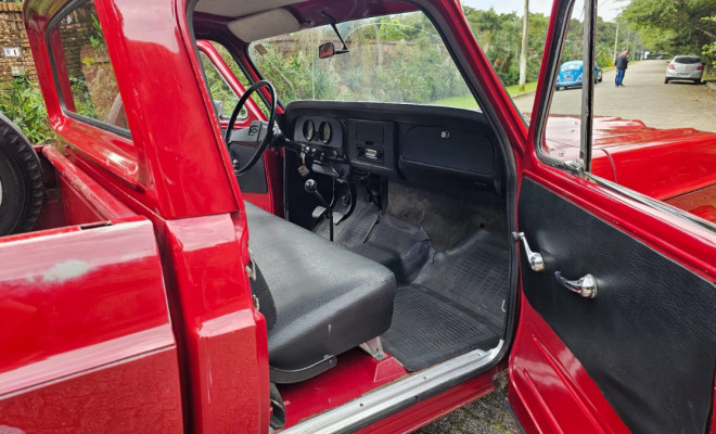 GM - Chevrolet C-10 De Luxe CD 2.5/ 4.1 1985 Gasolina-8