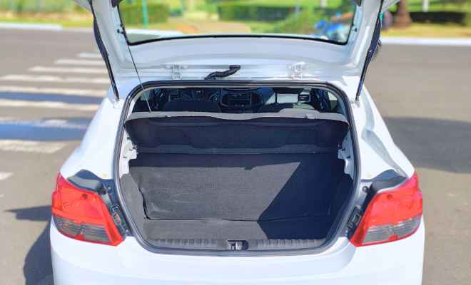 Onix Hatch LT 1.0 Flex 2016-13