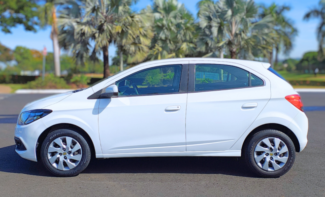Onix Hatch LT 1.0 Flex 2016-6