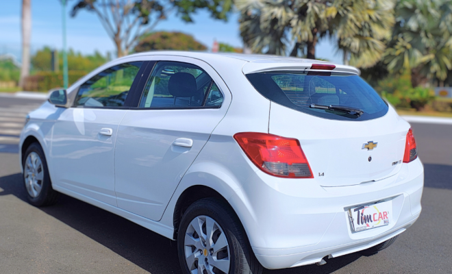Onix Hatch LT 1.0 Flex 2016-5