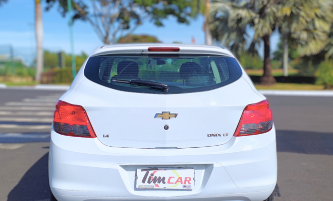 Onix Hatch LT 1.0 Flex 2016-4