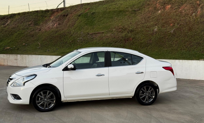 Versa SL 1.6 Aut. 2018 – Conforto, espaço e câmbio automático por um excelente custo-benefício!-10