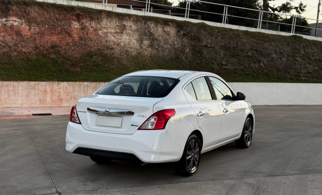 Versa SL 1.6 Aut. 2018 – Conforto, espaço e câmbio automático por um excelente custo-benefício!-2