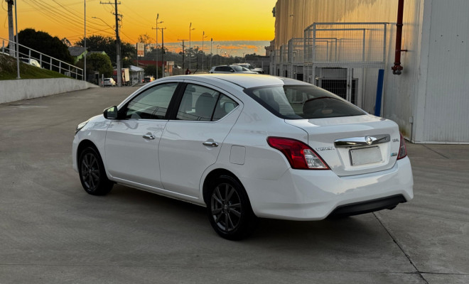 Versa SL 1.6 Aut. 2018 – Conforto, espaço e câmbio automático por um excelente custo-benefício!-13